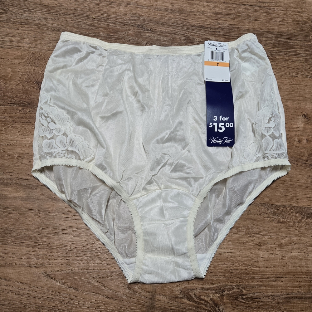 Vanity Fair Cream Lace Briefs